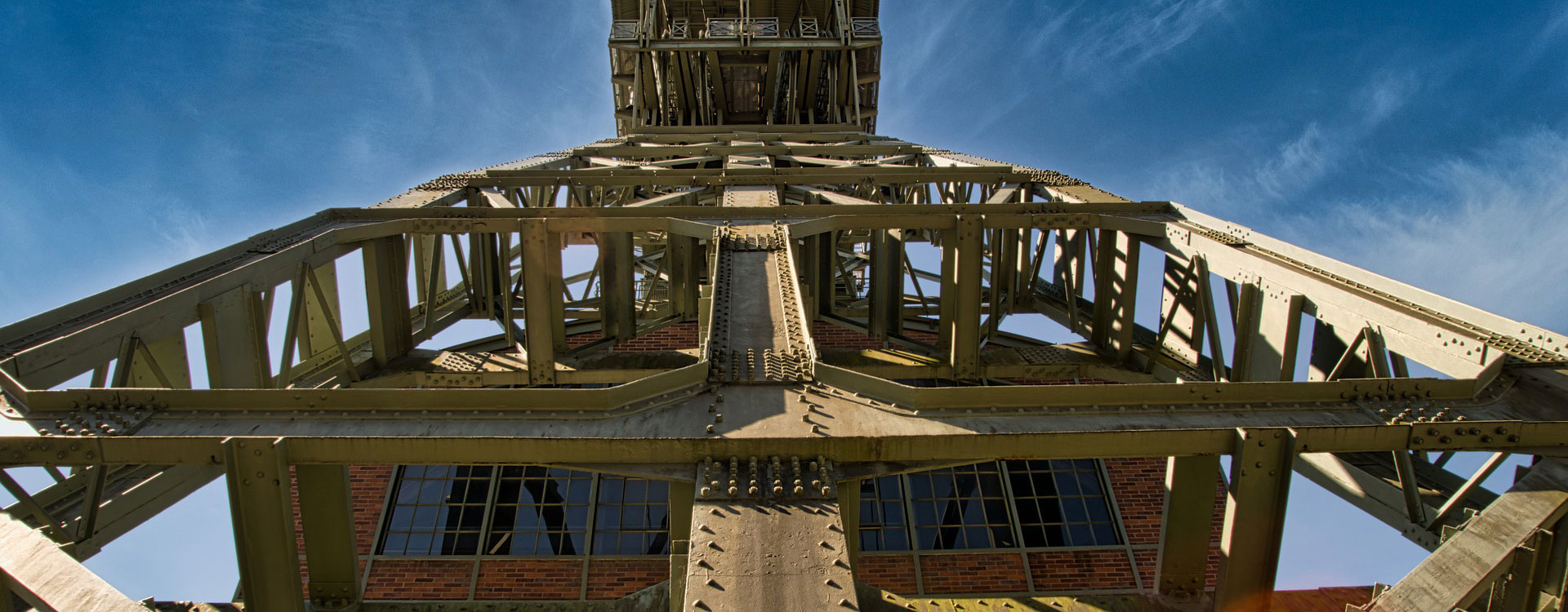 Auch der Förderturm ist ein wahres Spektakel.