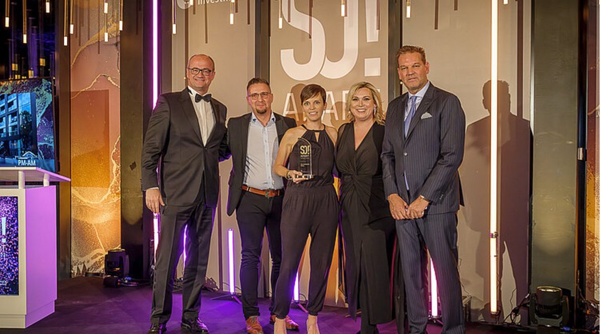 Unser PM-AM Apartments Teams als stolze Gewinner des SO!APART Award in 2023